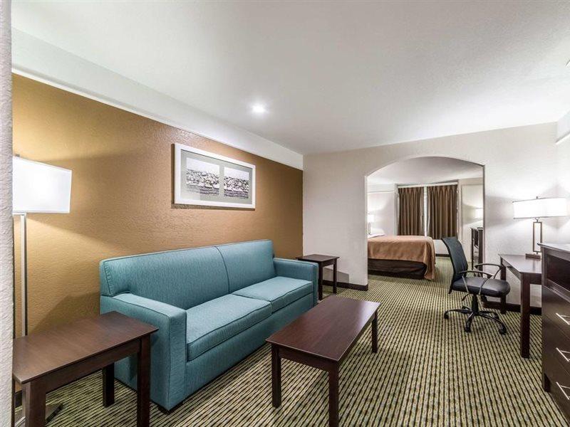 Quality Inn & Suites Seaworld North San Antonio Esterno foto