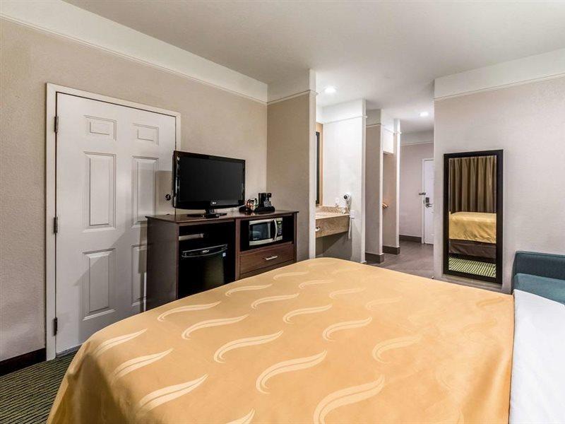 Quality Inn & Suites Seaworld North San Antonio Esterno foto