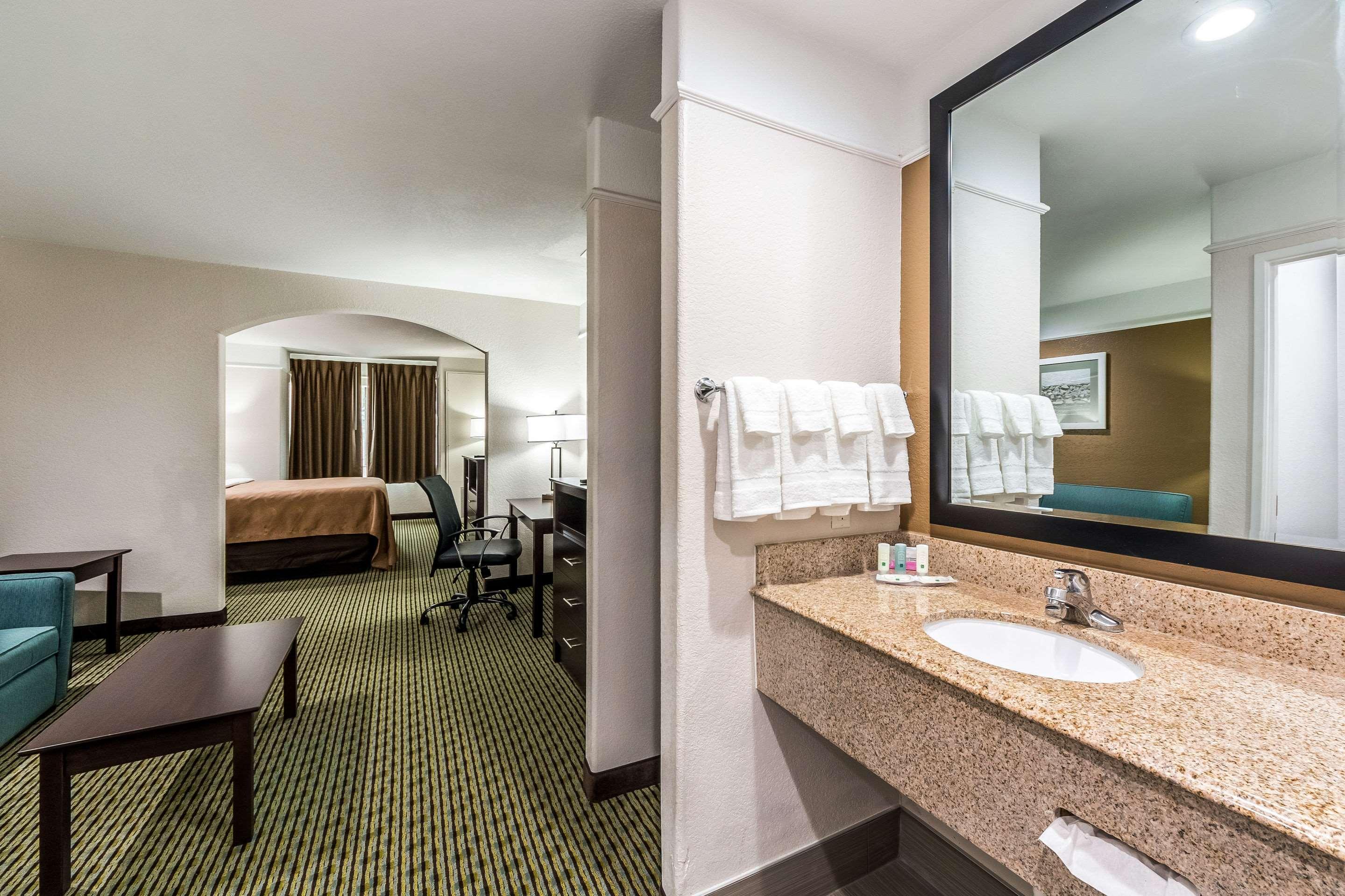 Quality Inn & Suites Seaworld North San Antonio Esterno foto