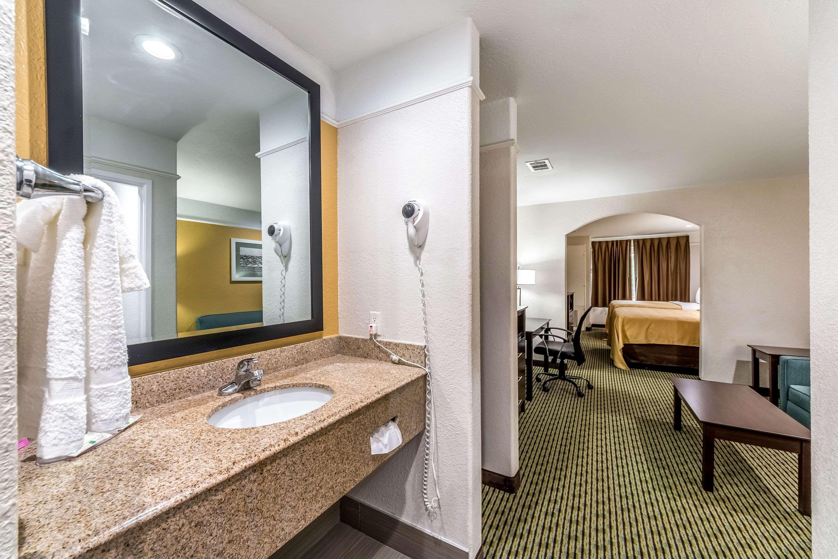 Quality Inn & Suites Seaworld North San Antonio Esterno foto