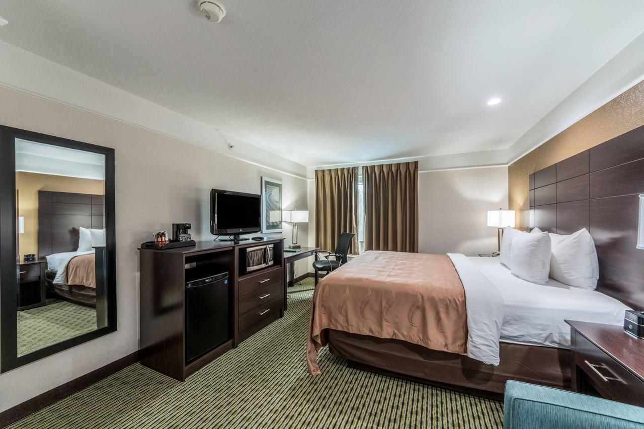 Quality Inn & Suites Seaworld North San Antonio Esterno foto